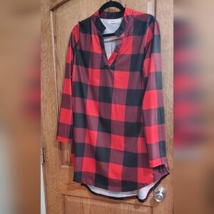 Buffalo plaid v-neck tunic